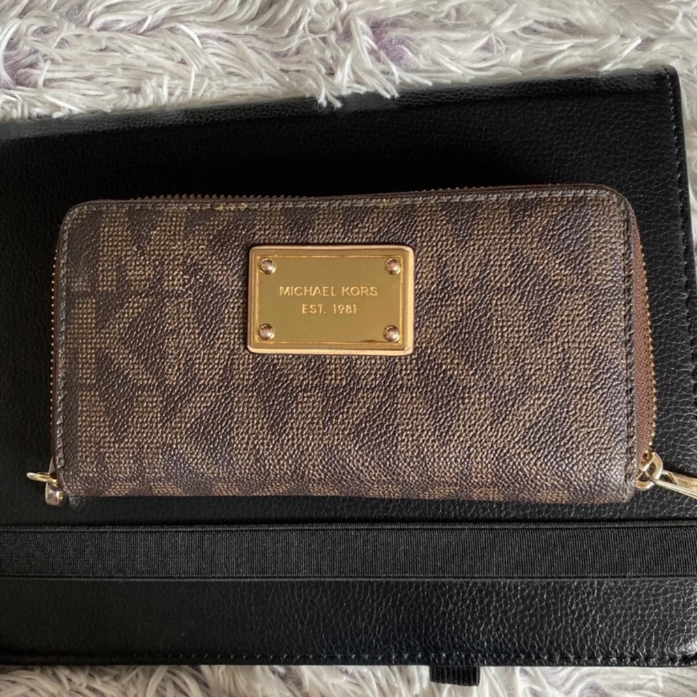 Micheal kors wallet